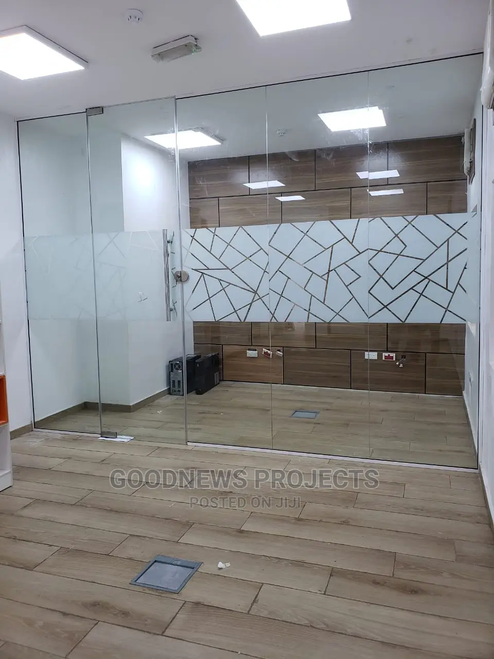 Office Glass Partition With Single Swing Door