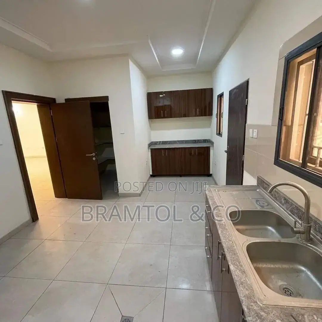 4bdrm Townhouse / Terrace in Maitama for rent