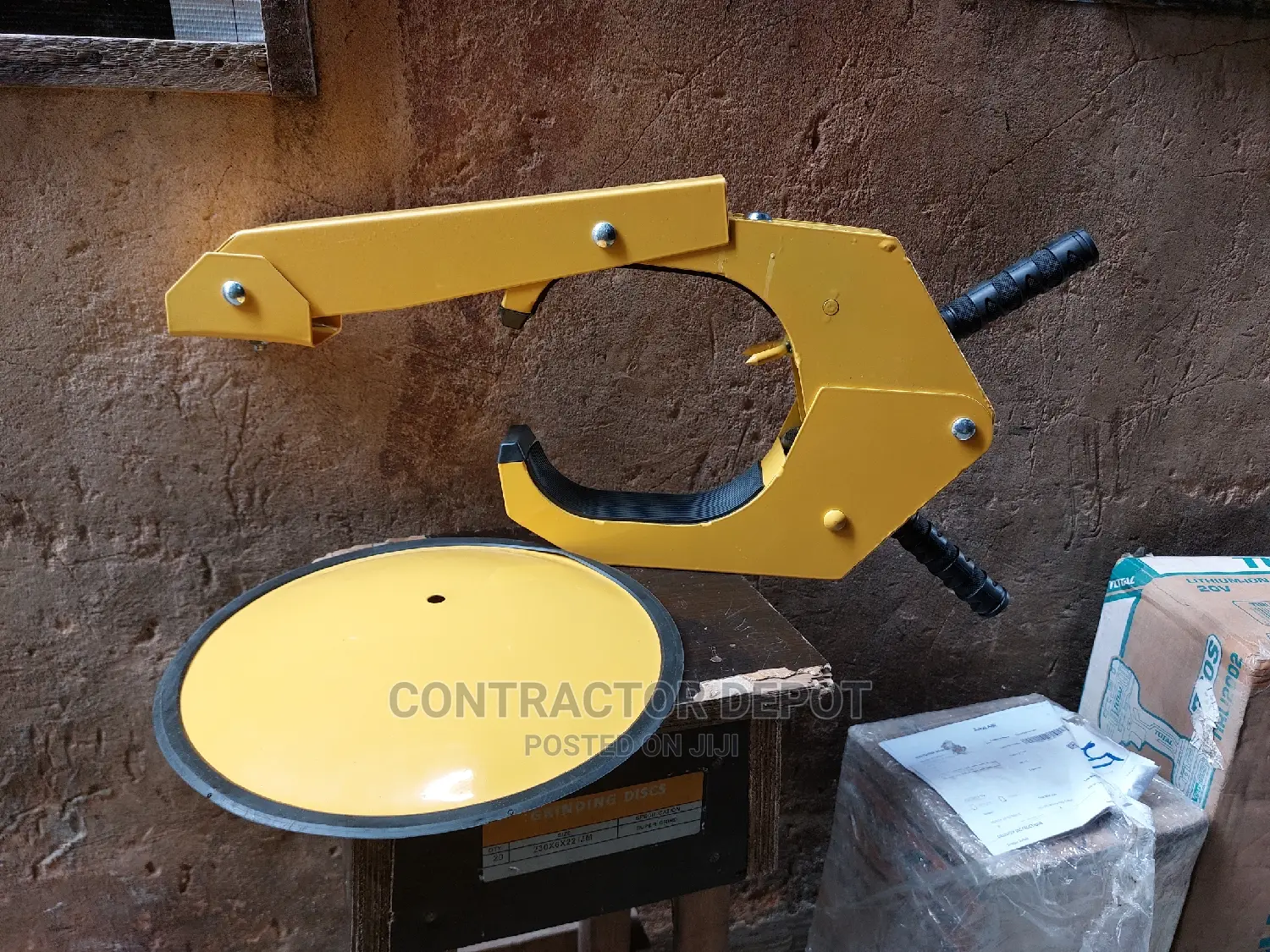 Big Car Tyre Claw Wheel Clamp