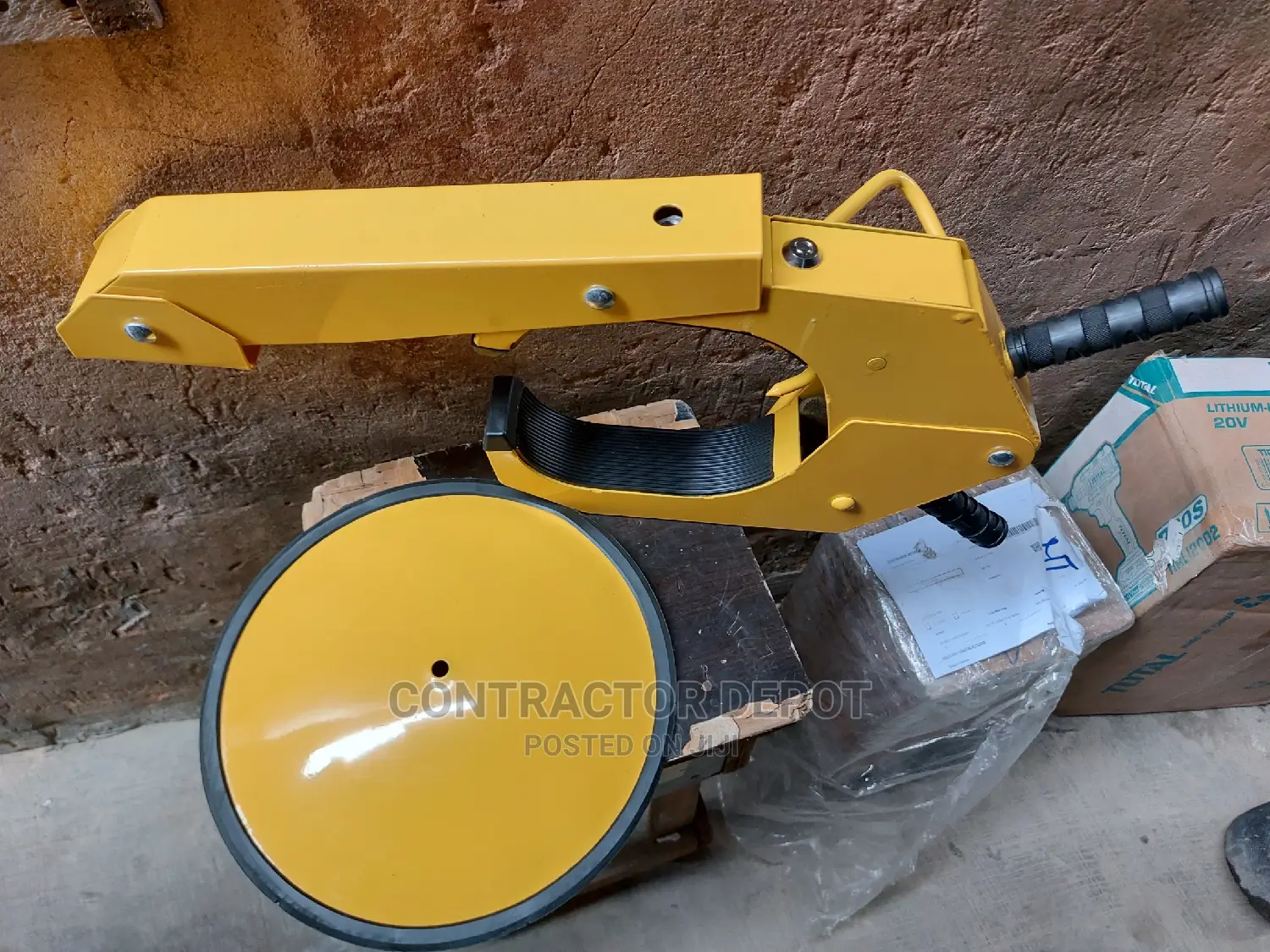 Big Car Tyre Claw Wheel Clamp