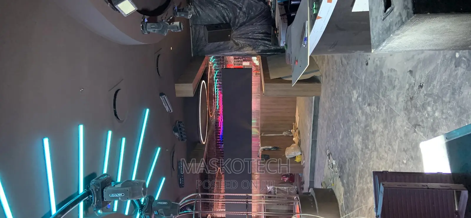 Club and Lounge Making