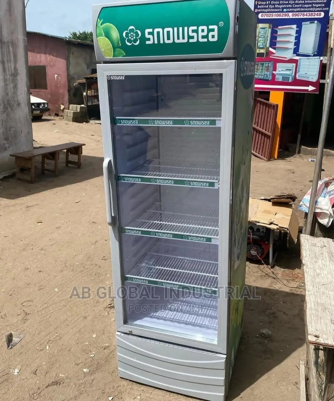 Standing Display Refrigerator (Chiller)