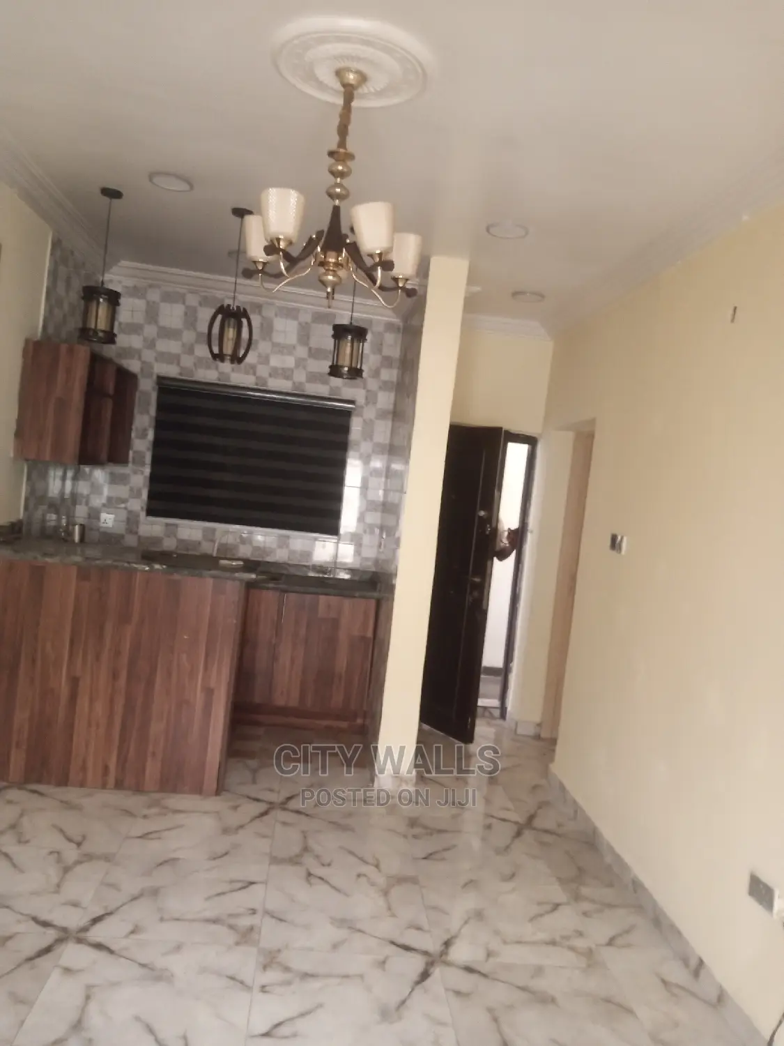 Mini Flat in Chevron for rent