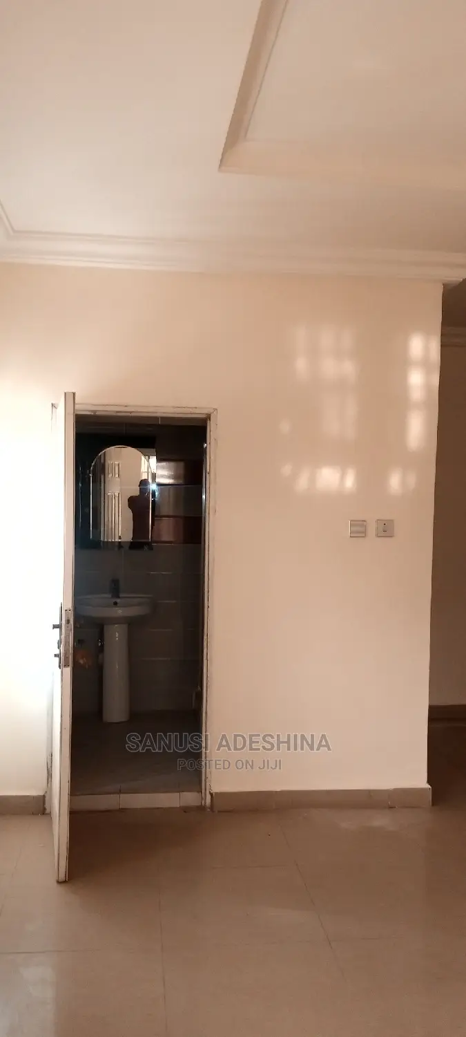 4bdrm Duplex in Gwarimpa Estate By, Gwarinpa for sale
