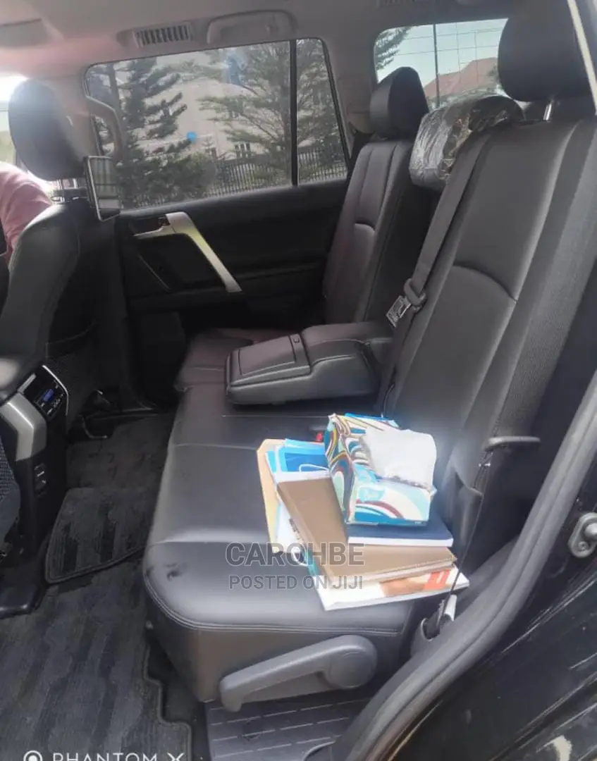 Toyota Land Cruiser Prado 2022 Black