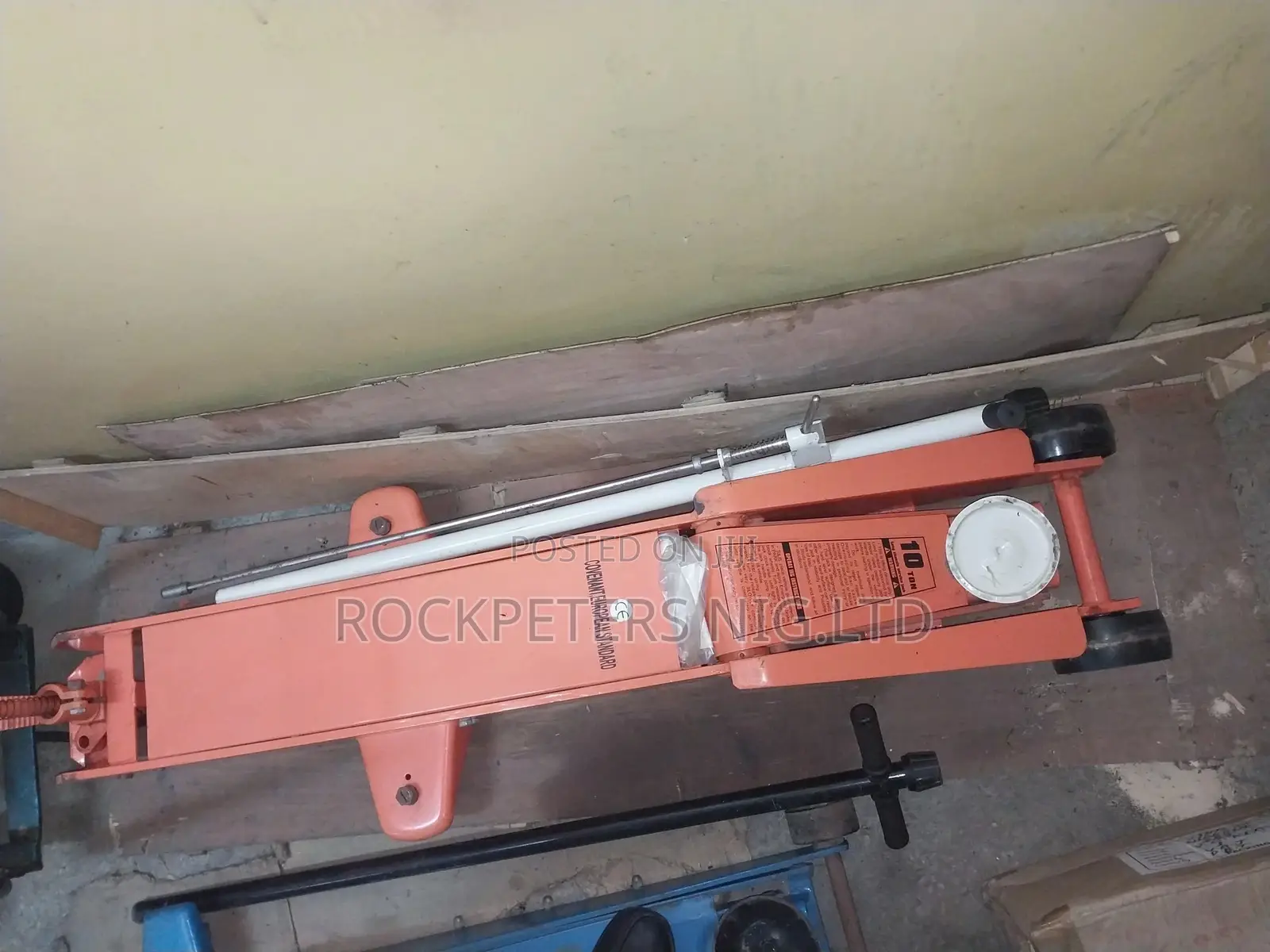 10 Ton Long Chasis Hydraulic Floor Jack