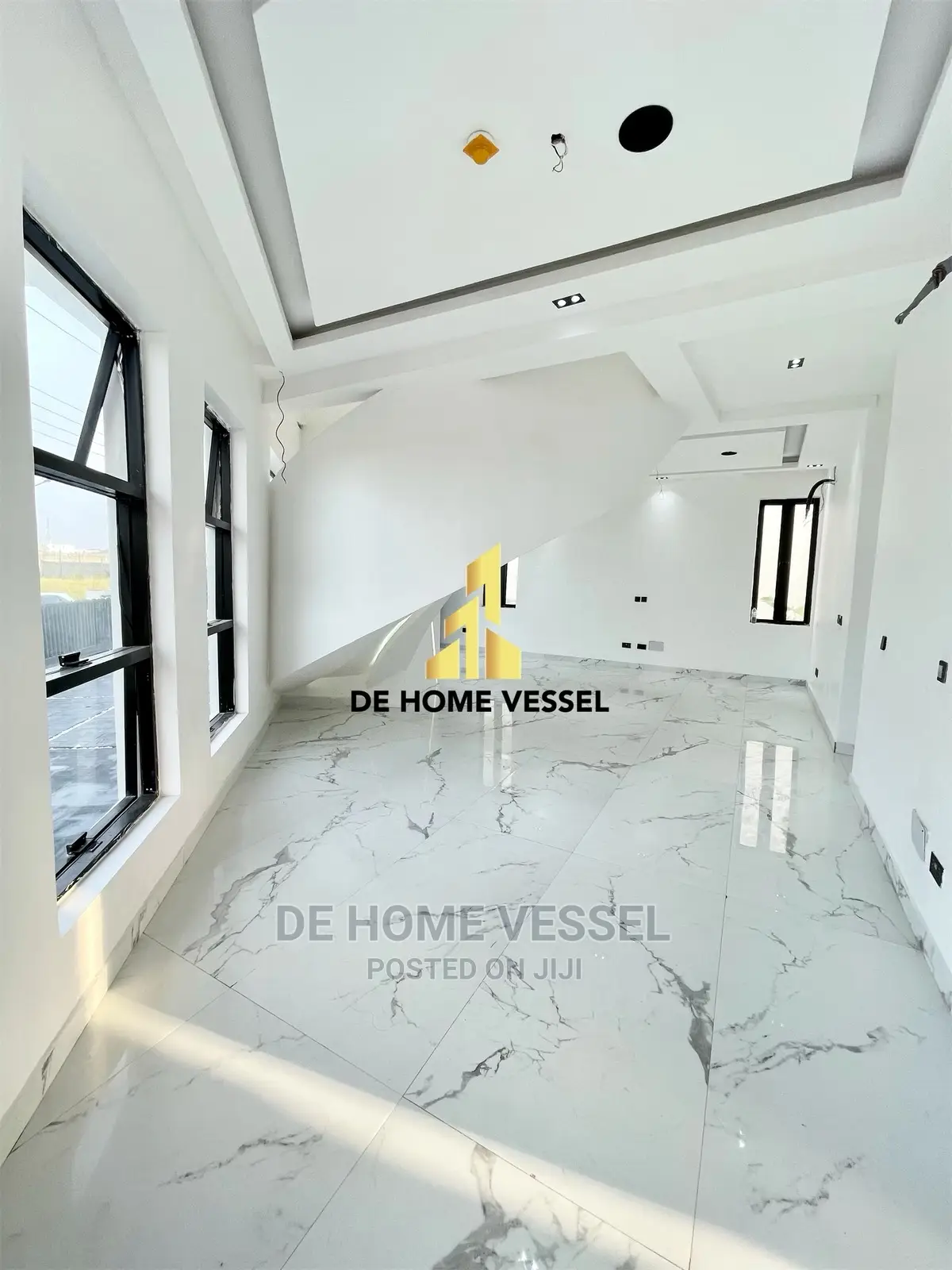 5bdrm Duplex in Osapa London for Sale