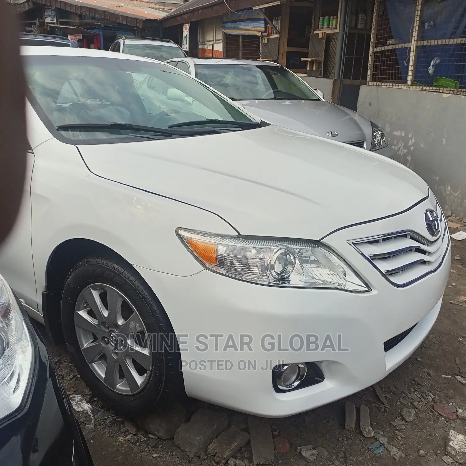 Toyota Camry XLE 4dr Sedan (2.4L 4cyl 5A) 2009 White