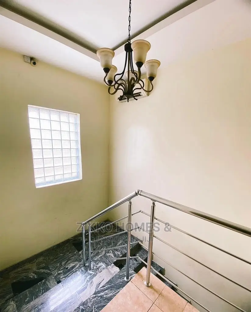 Furnished 5bdrm Duplex in Lekki for Sale