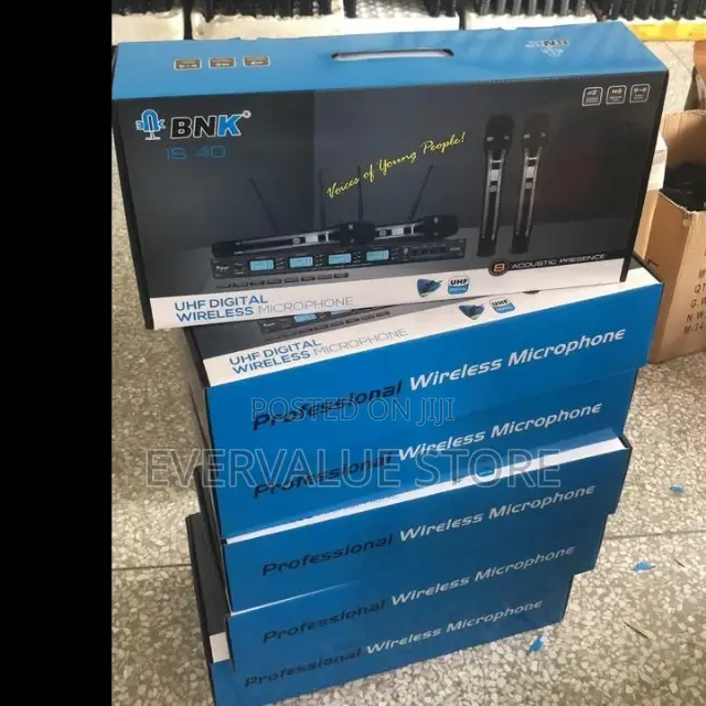 BNK IS-40 4 in 1 Wireless Microphone
