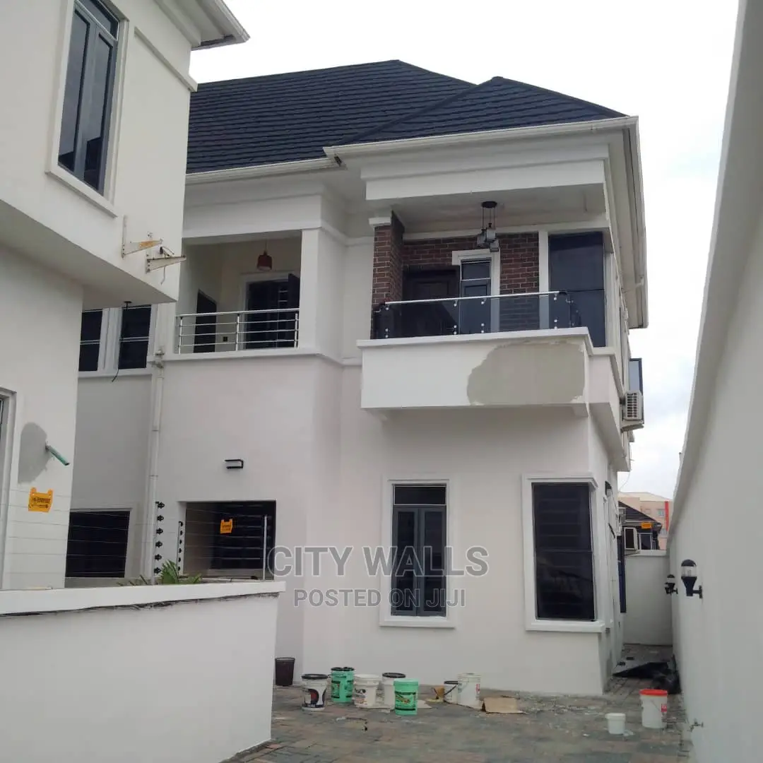 Mini Flat in Osapa london for rent