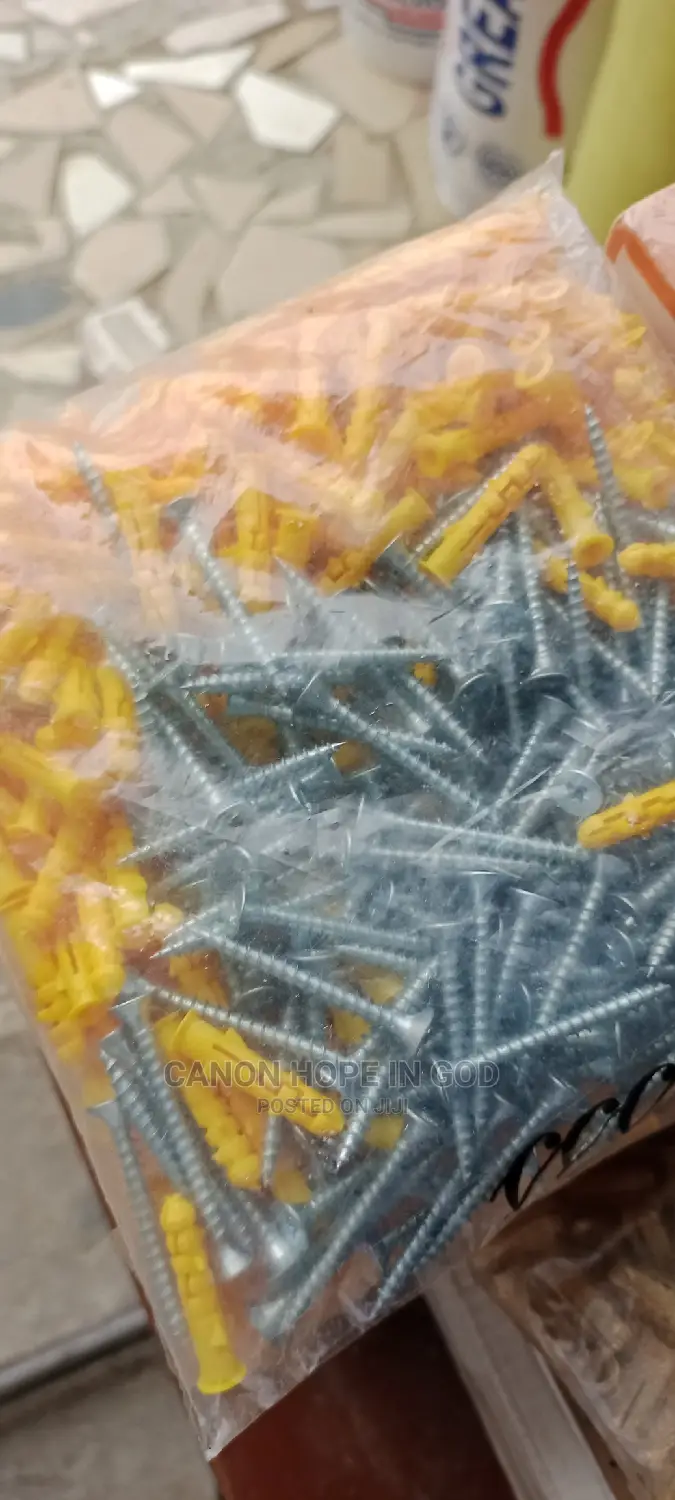 Rubber Fisher With Screw