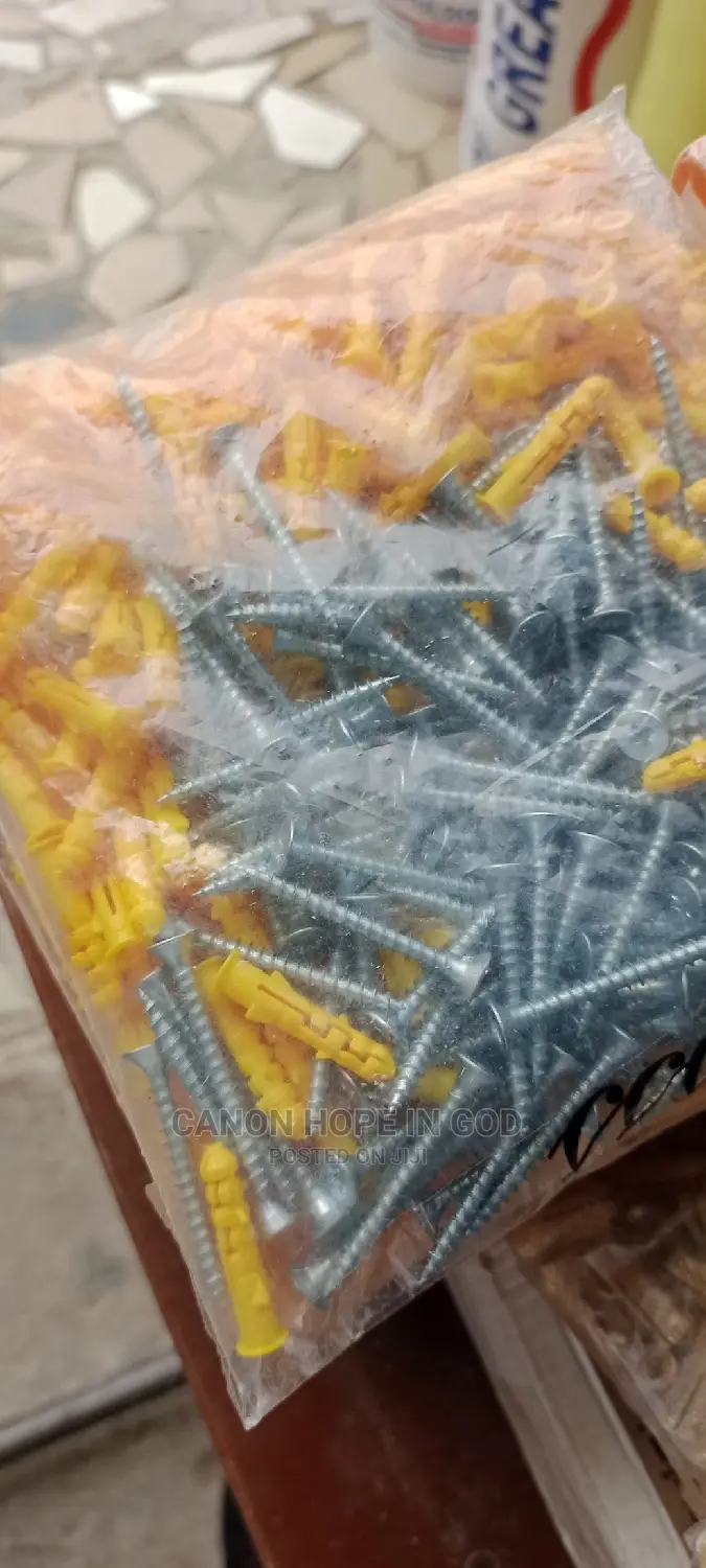 Rubber Fisher With Screw