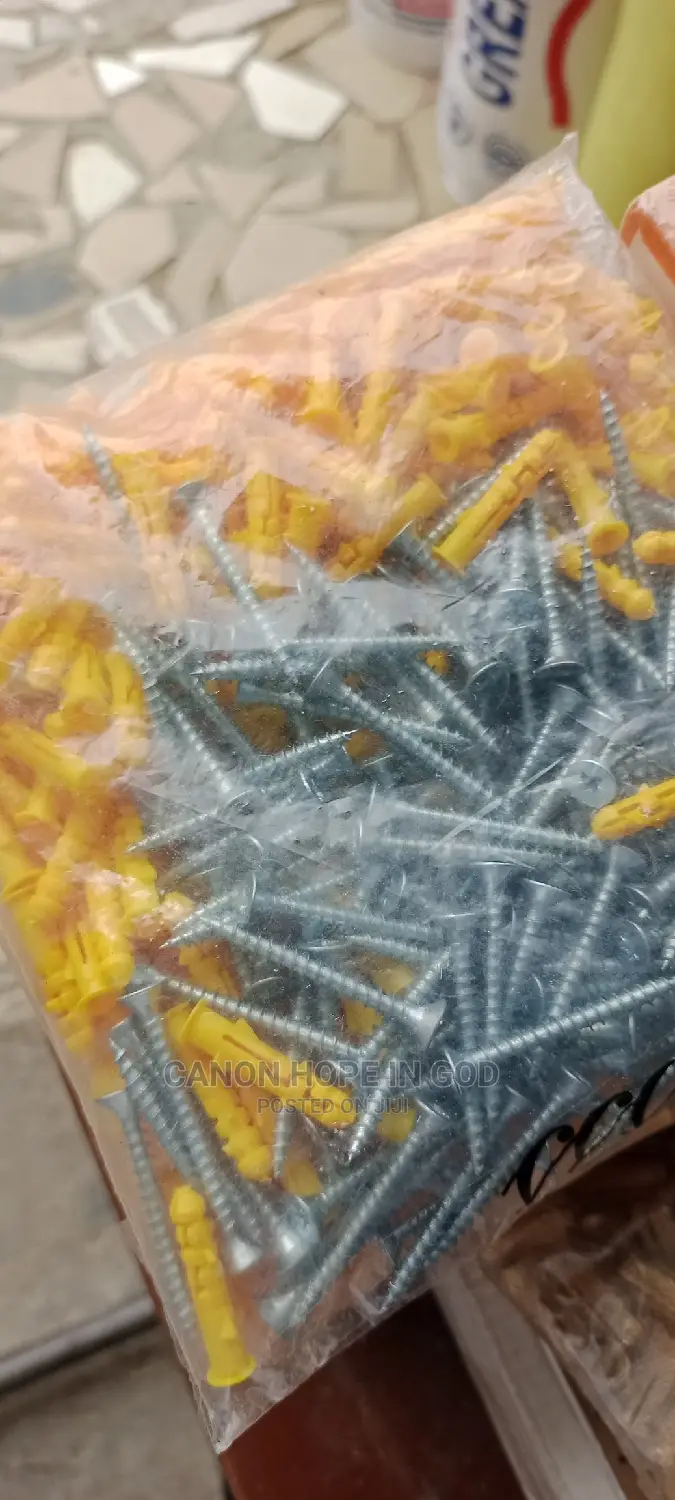 Rubber Fisher With Screw