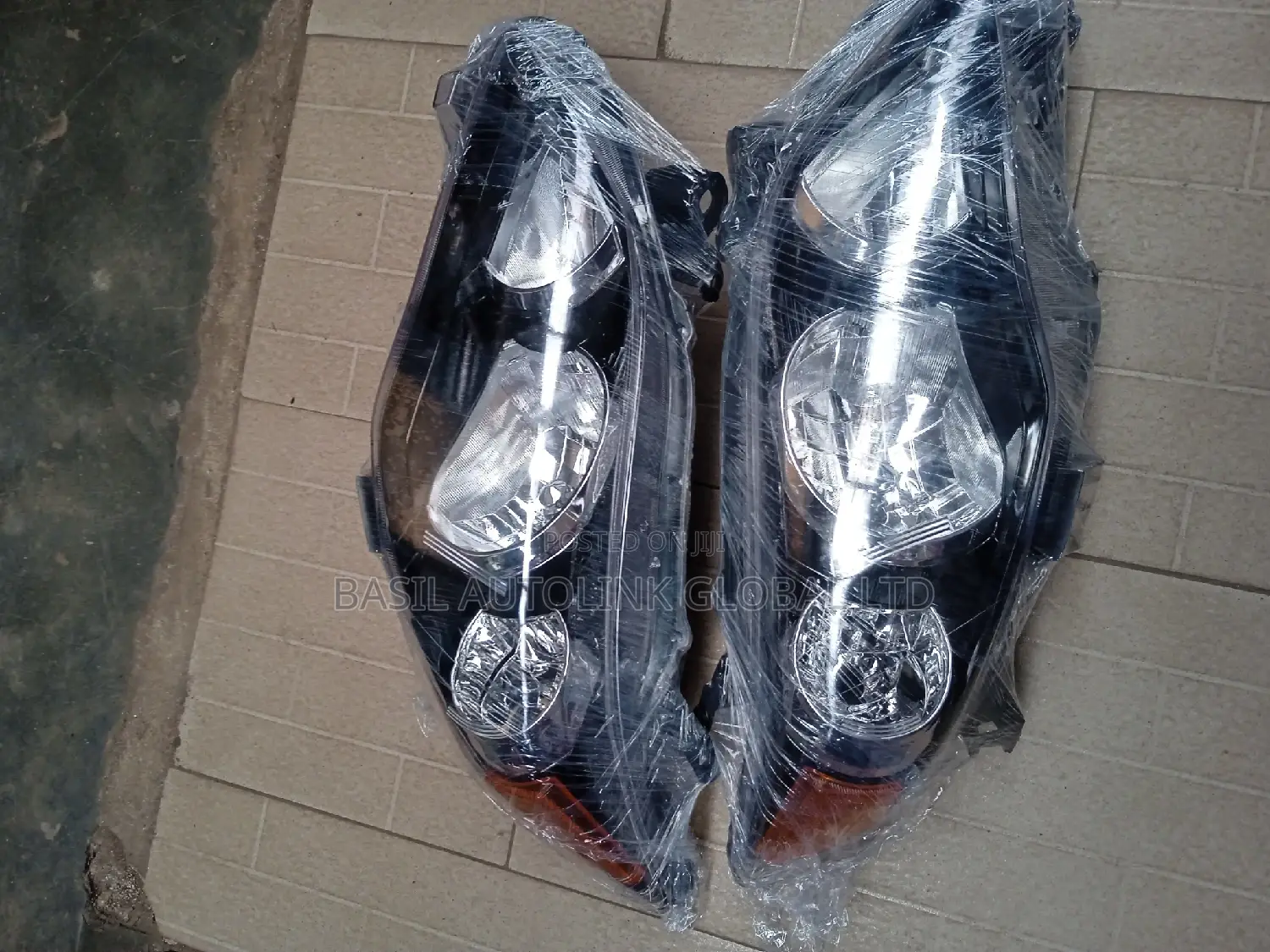 Head Lamp Corolla 010-013 Dark Face