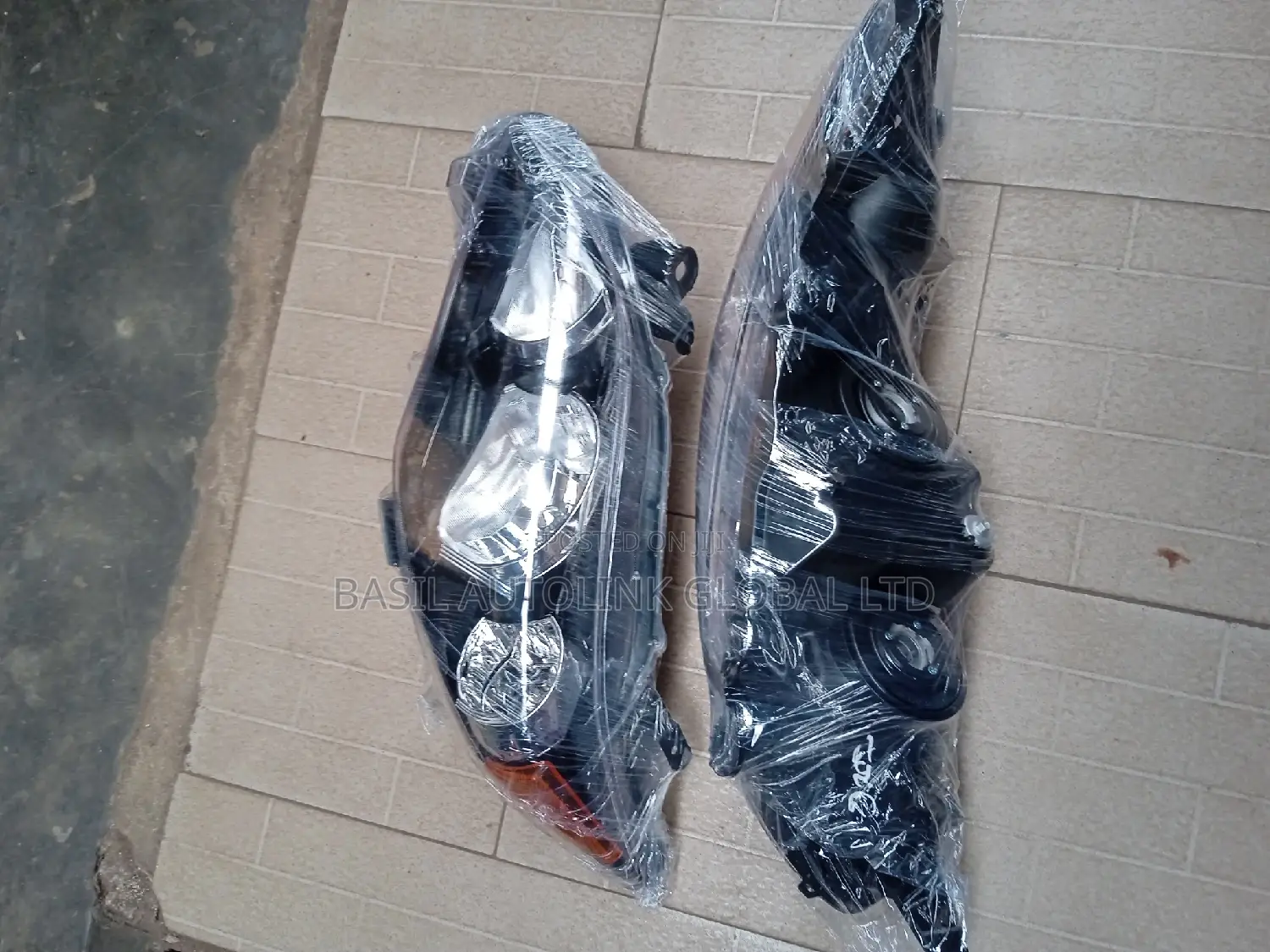 Head Lamp Corolla 010-013 Dark Face
