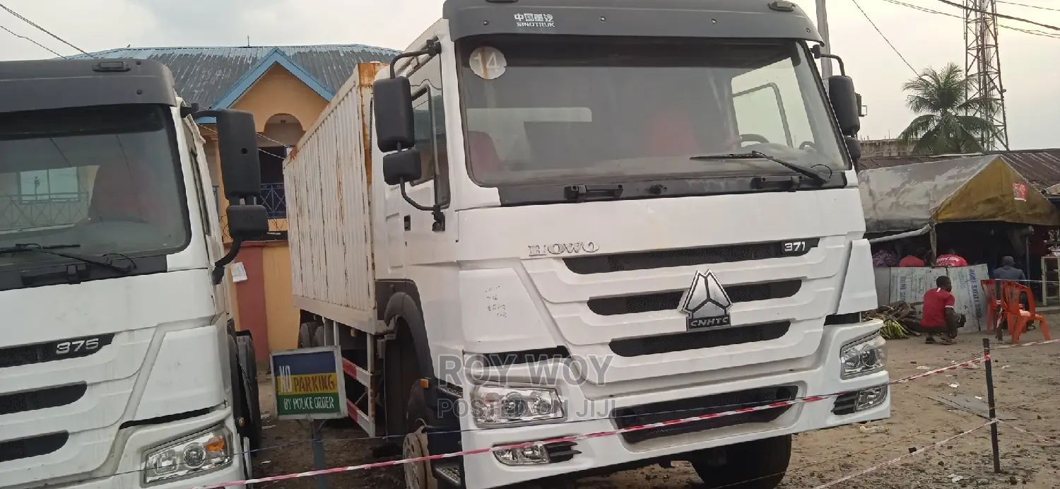 Tokunbo Howo 10tyres 20ft Container Truck