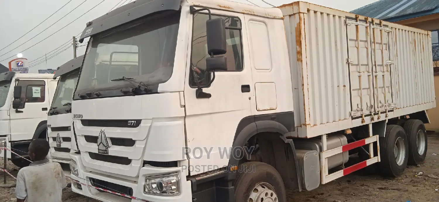 Tokunbo Howo 10tyres 20ft Container Truck