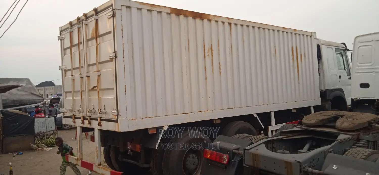 Tokunbo Howo 10tyres 20ft Container Truck
