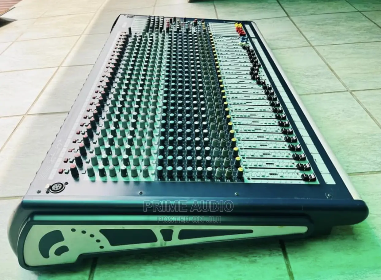 Soundcraft Lx7ii 24 Channels Analog Mixer Console