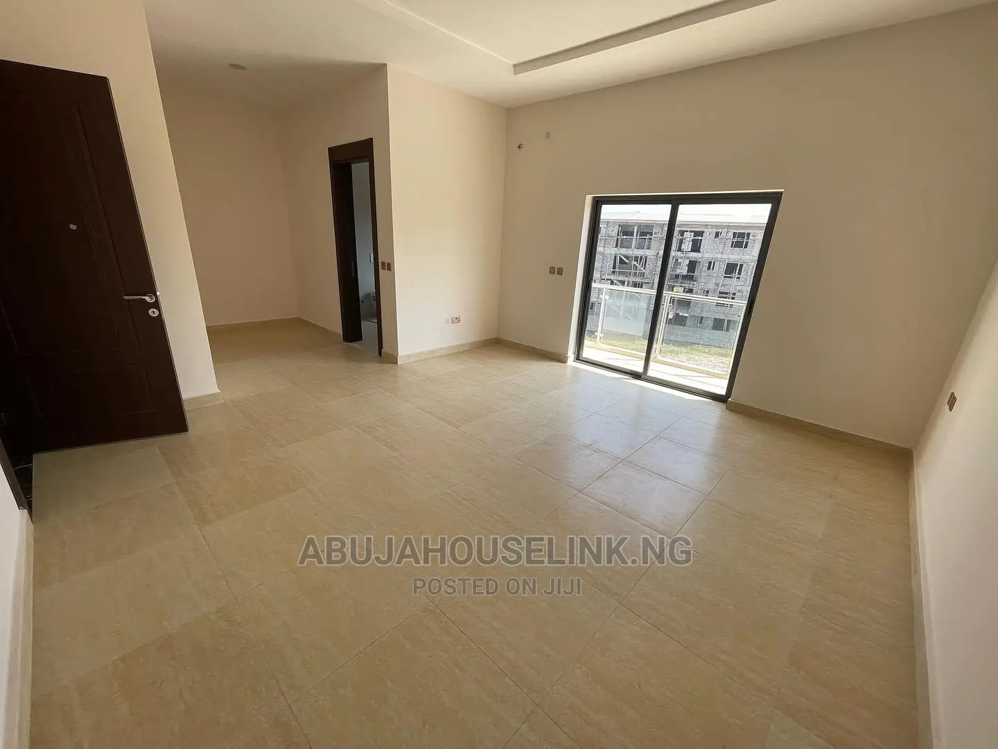 5bdrm Duplex in Jahi By Gilmore for sale