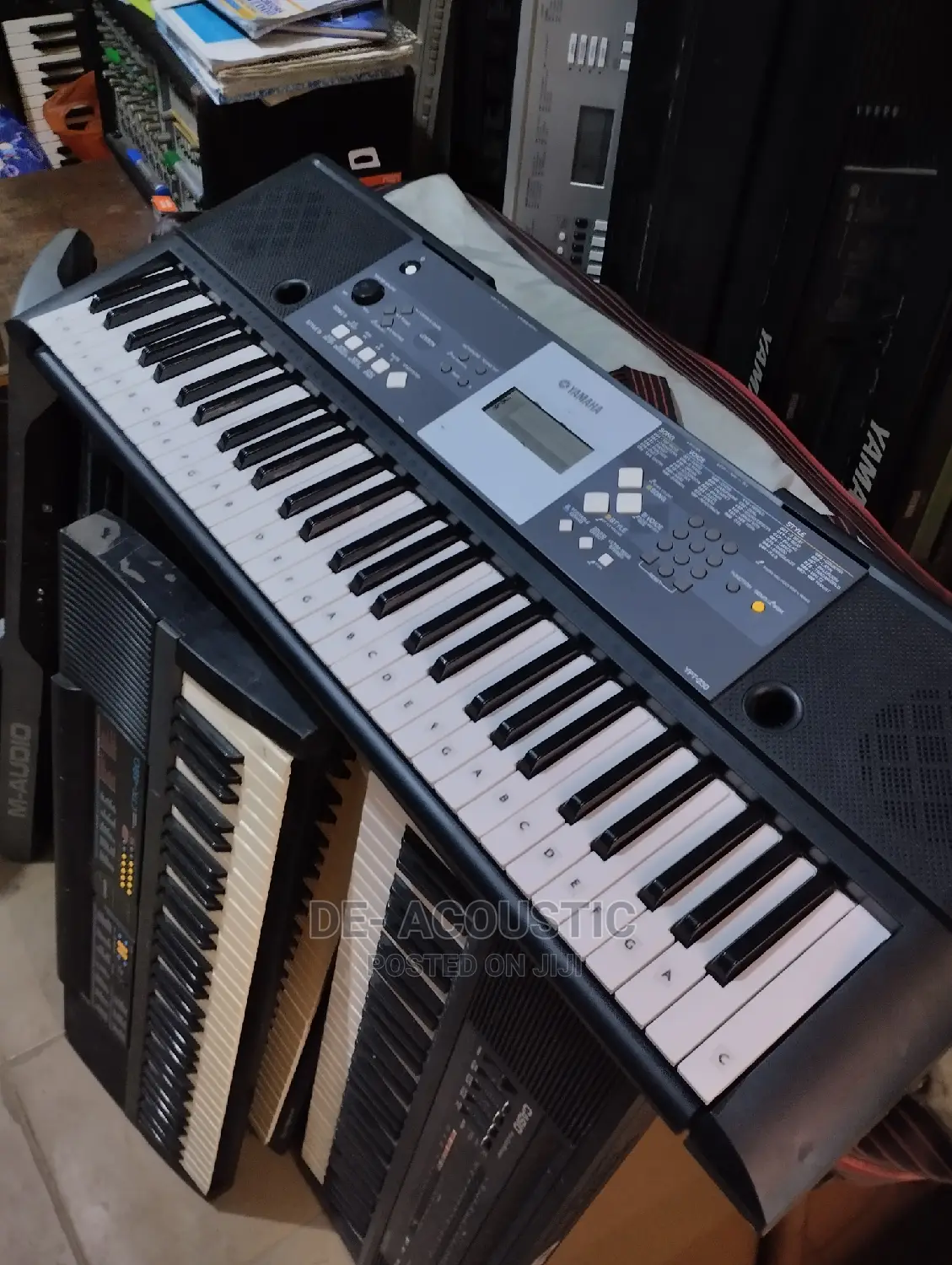 Yamaha YPT-230 61-Key Portable Keyboard