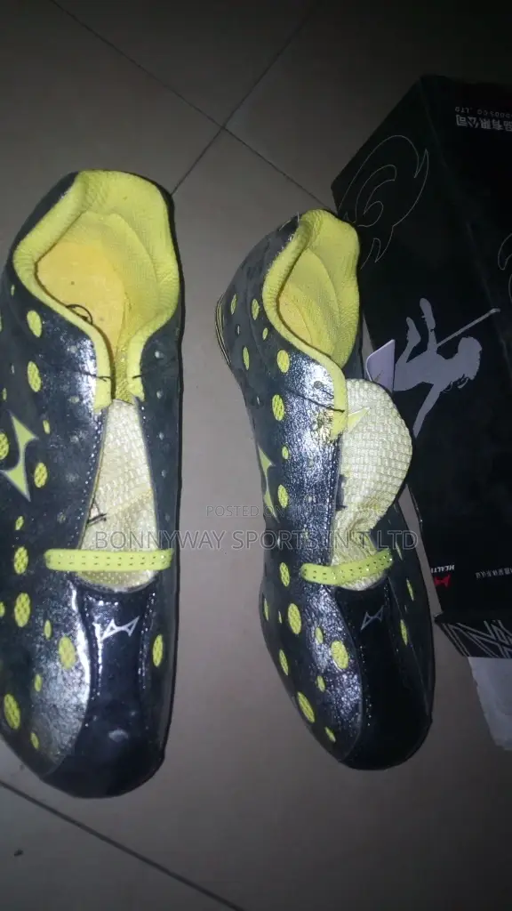 Health Athlectice Spike Running Shoe