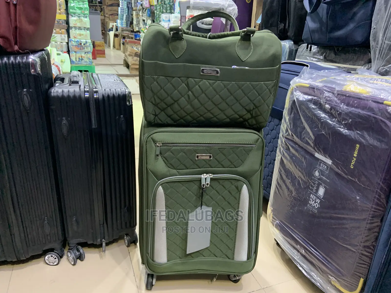 Small Size Traveling Luggage With Carry on Kit Attached
