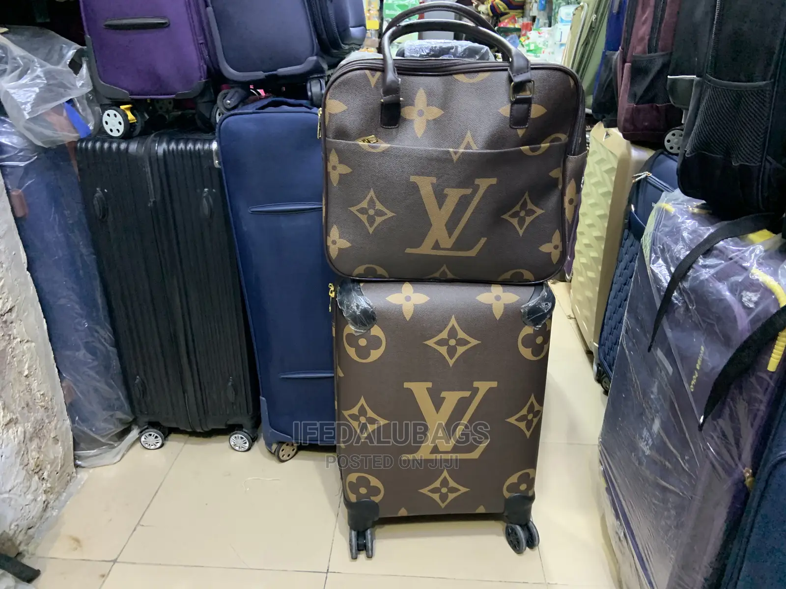 Small Size Lv Traveling Luggage With Carry on Side Kit