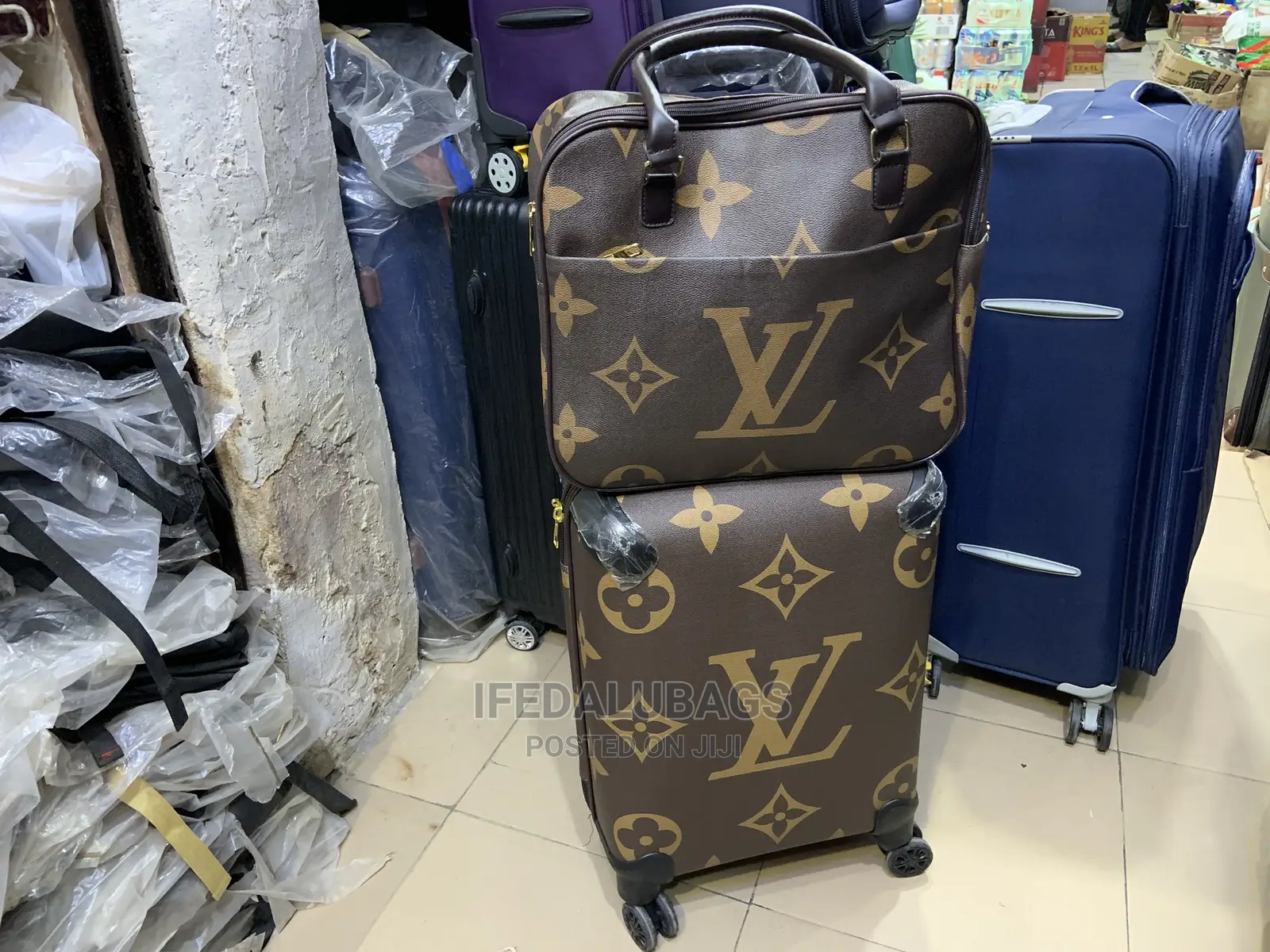 Small Size Lv Traveling Luggage With Carry on Side Kit