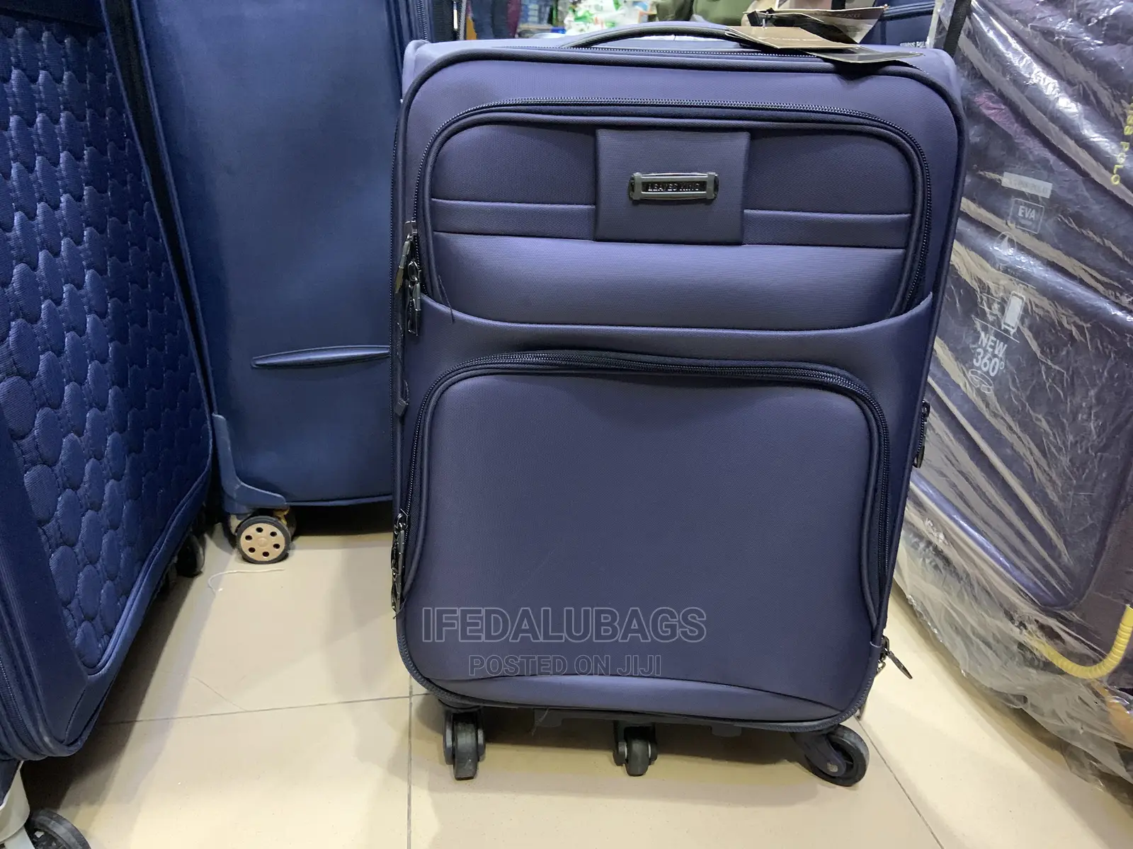 Small Size Leaves King Quality Imported Traveling Luggage