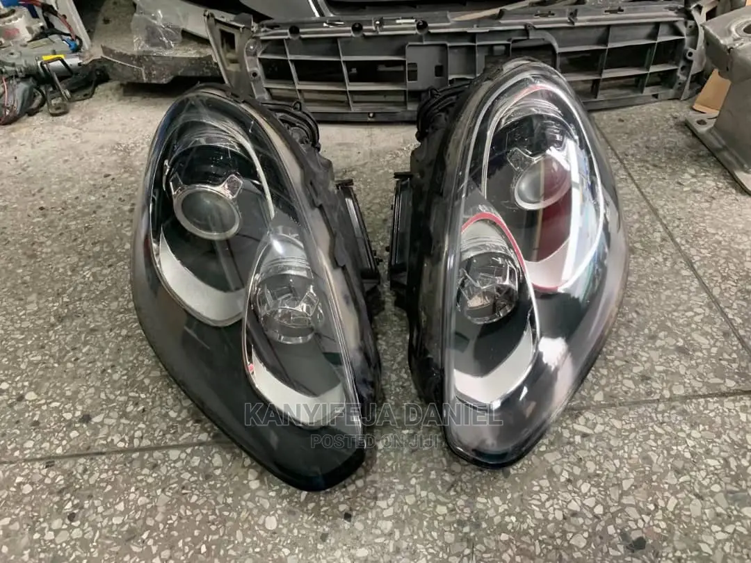 Headlight Porsche Paramira 2017