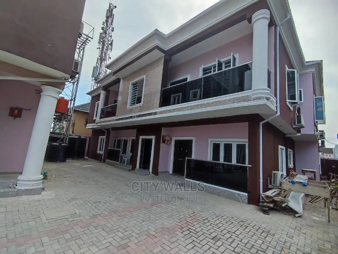 3bdrm Block of Flats in Ikate-Elegushi for rent