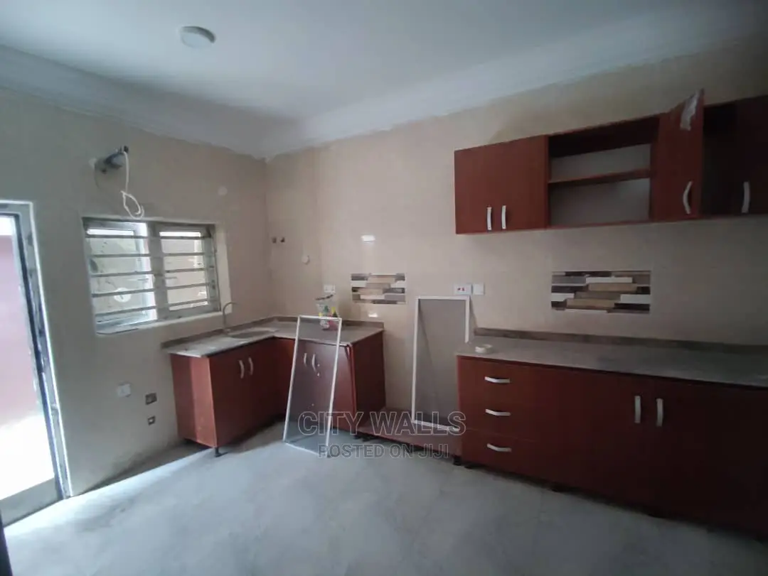 3bdrm Block of Flats in Ikate-Elegushi for rent