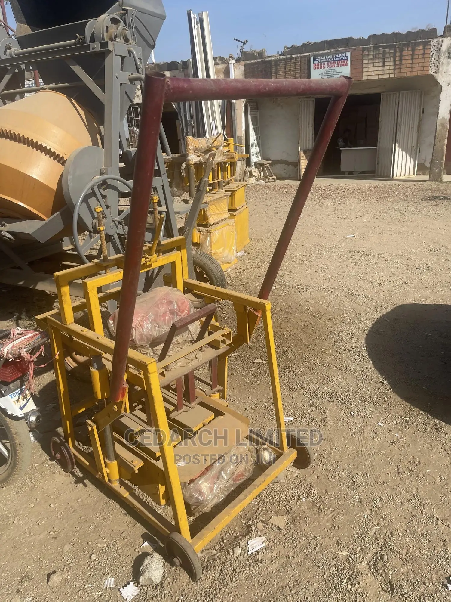 Egg Layer Block MOULDING Machine