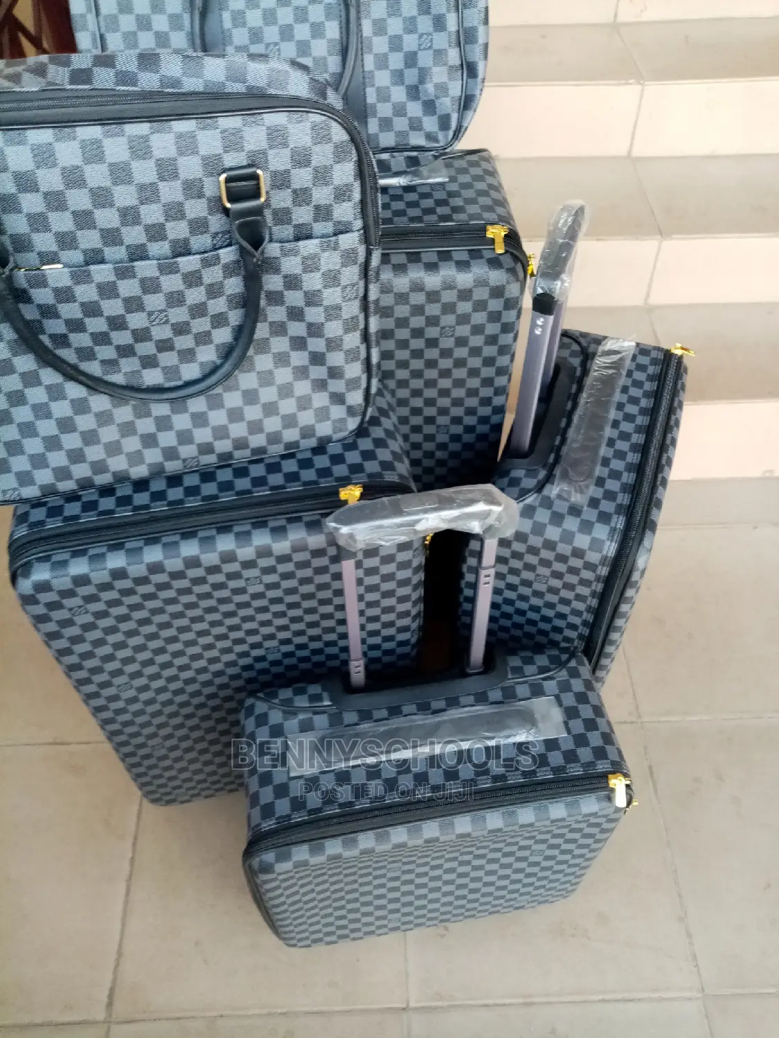 Set of 6 Imported Original Luis Vuitton Traveling Luggagebox