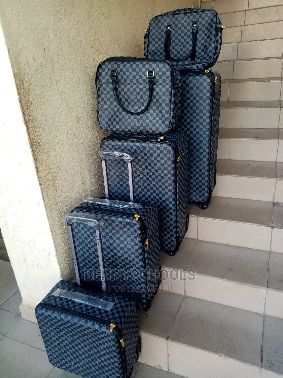 Set of 6 Imported Original Luis Vuitton Traveling Luggagebox