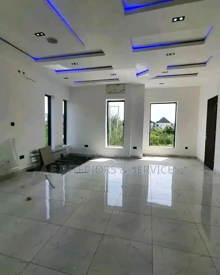 Professional Wall Screeding