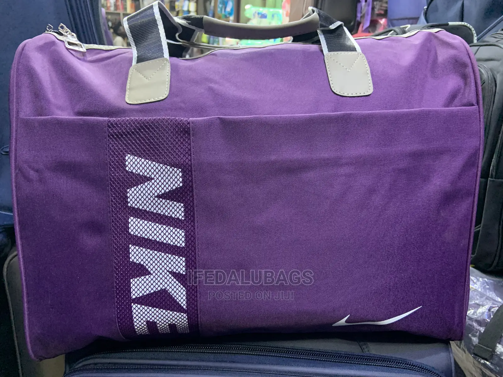 Medium Size Nike Carry on Traveling Luggage