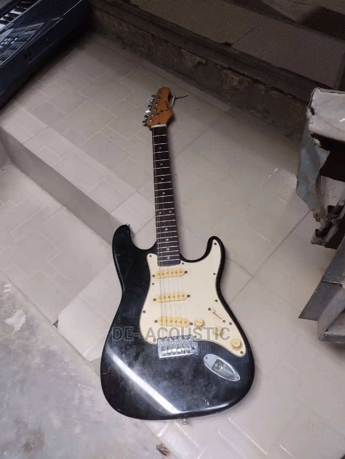 Direct Uk Used Slender Lead Guitar