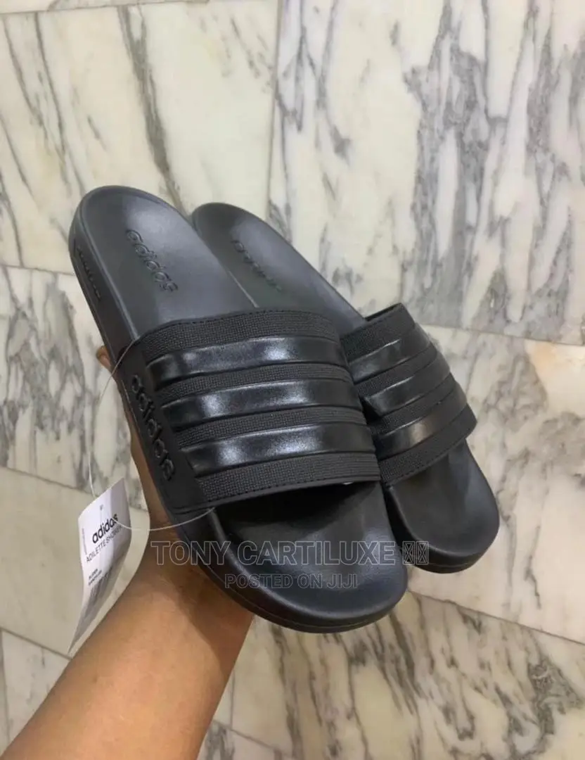 *Adidas Cloud Foam "TRIPLE BLACK"