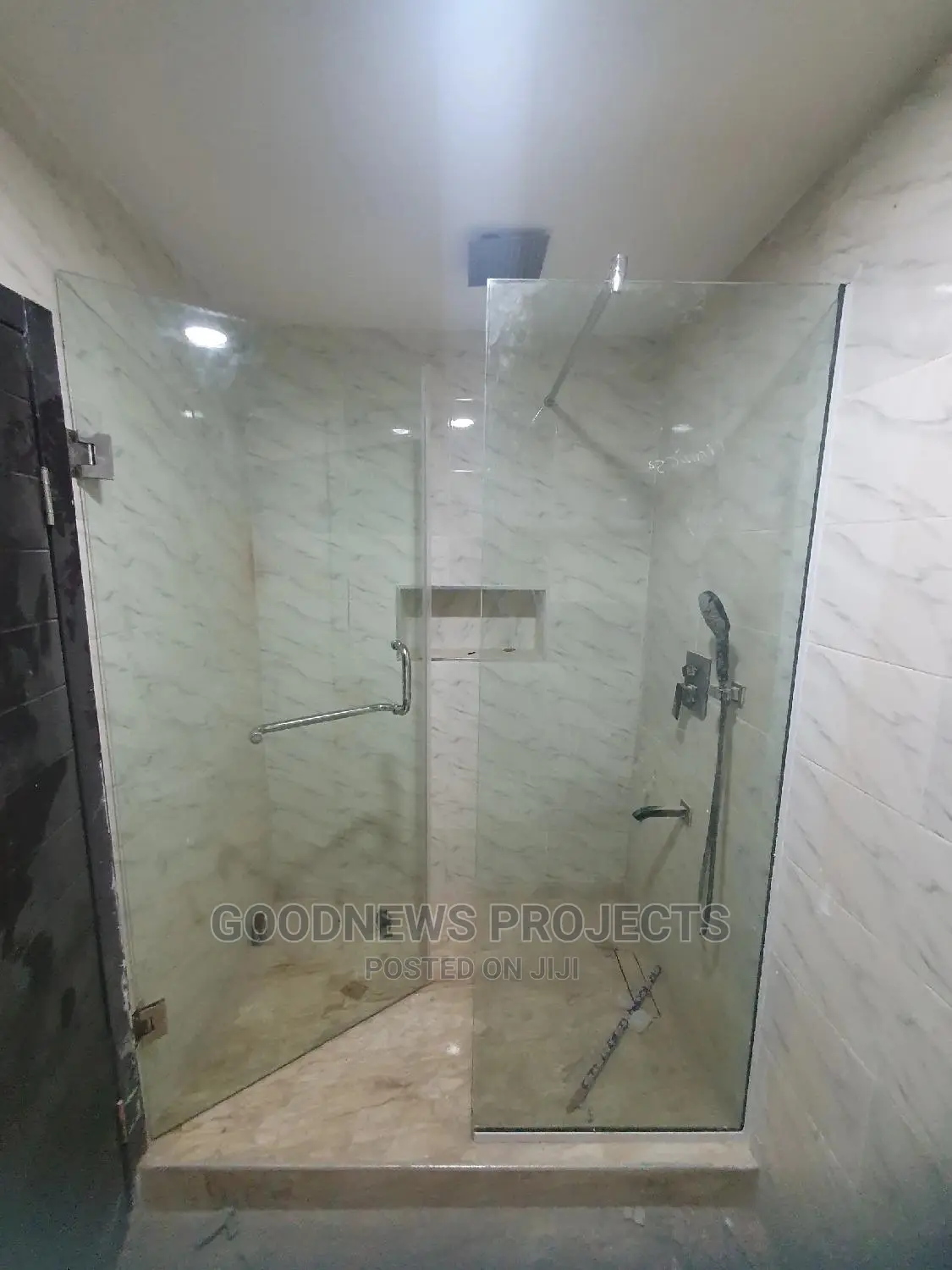 Frameless Tempered Shower Hinged Glass
