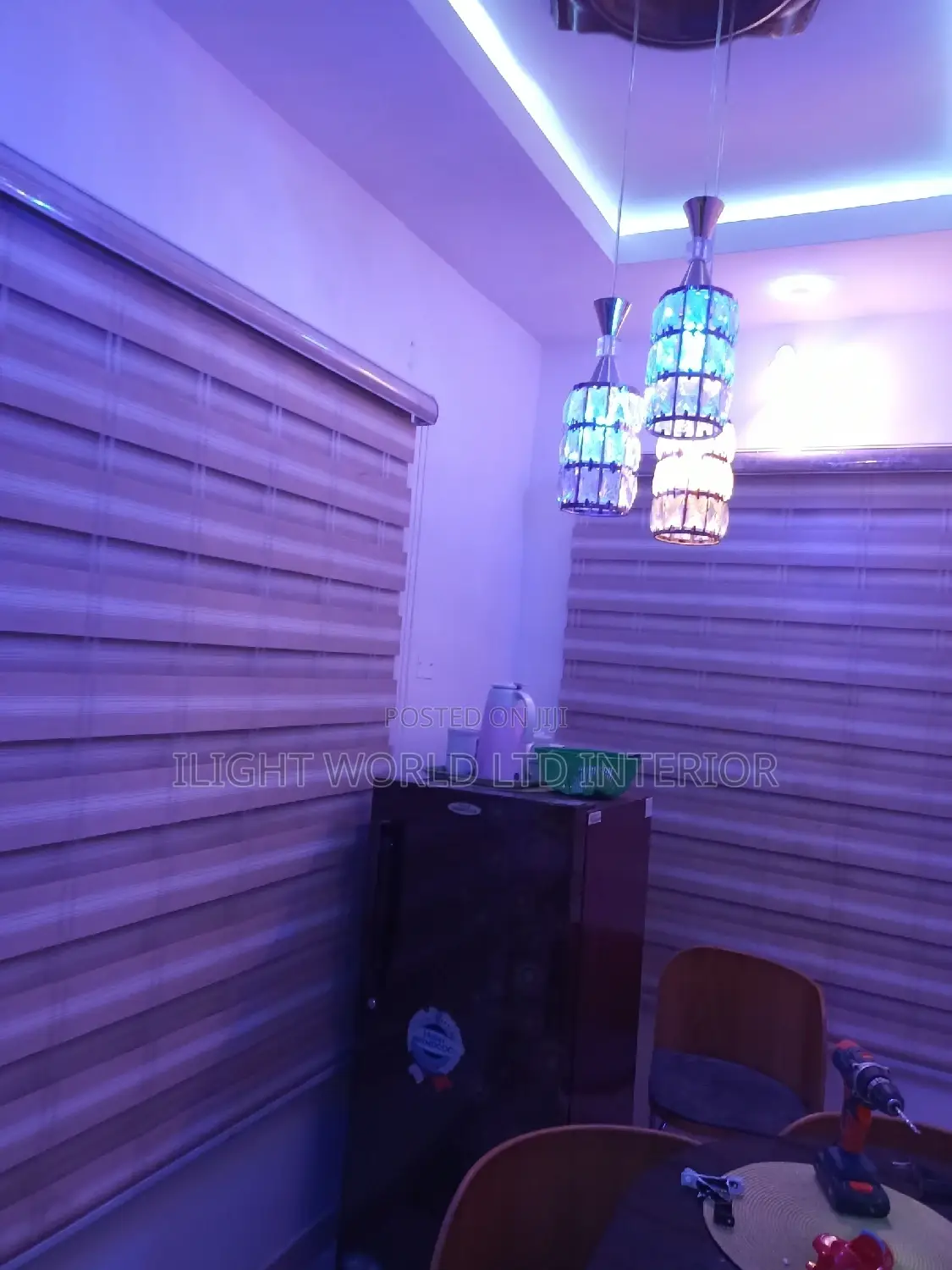 Quality Adjustable Day and Night Window Blinds.