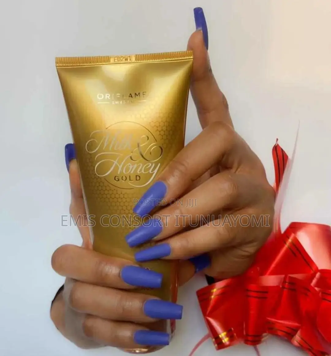 Milk and Honey Smoothing Sugar Gold Scrub