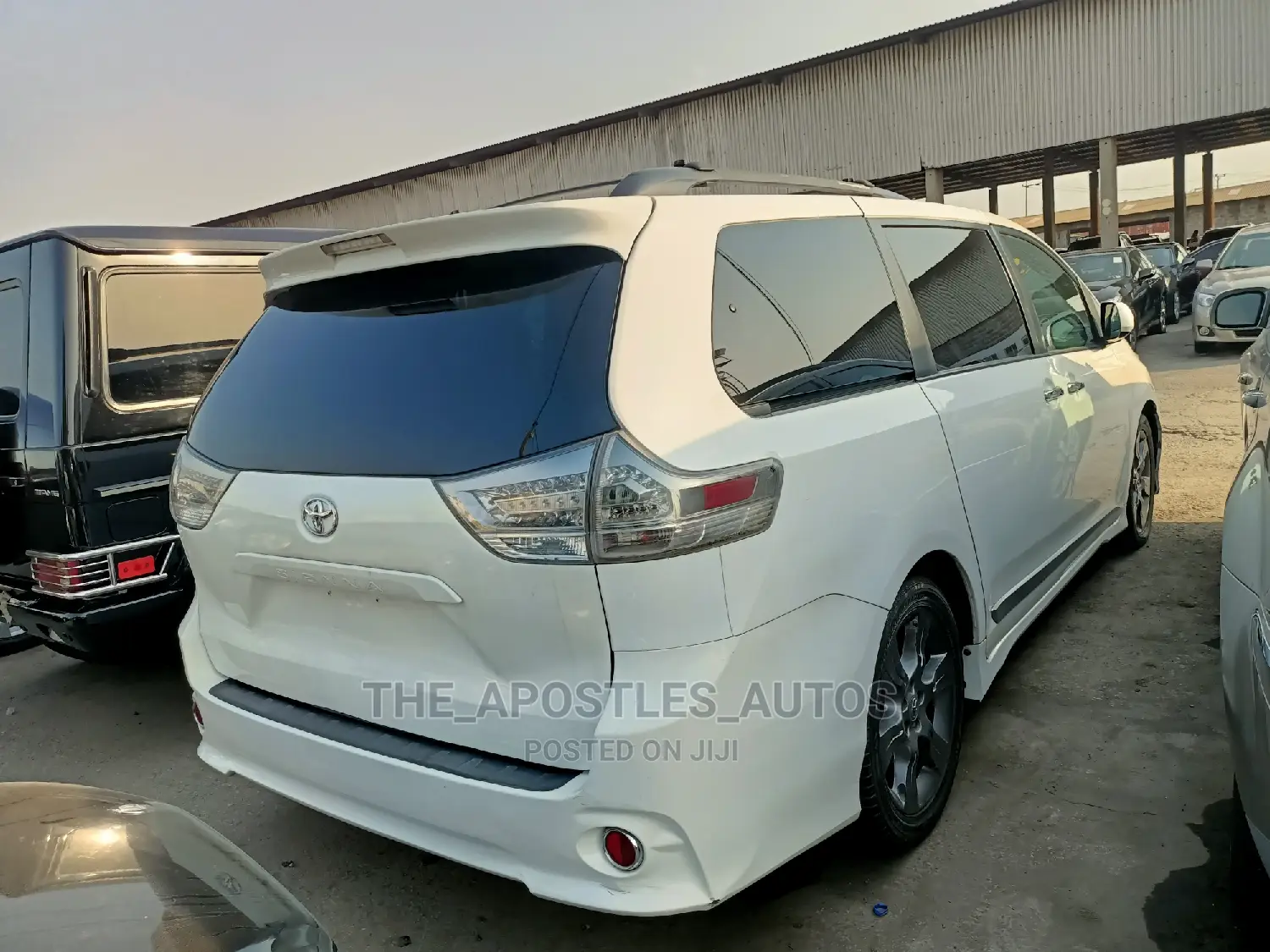 Toyota Sienna SE FWD 8-Passenger 2013 White