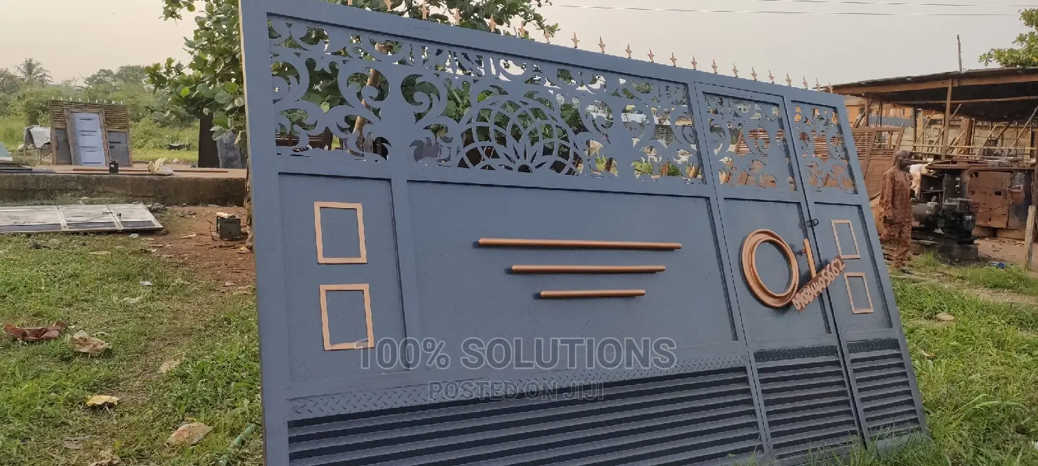 Foreign Standard Rolling Gray Gate for Sale