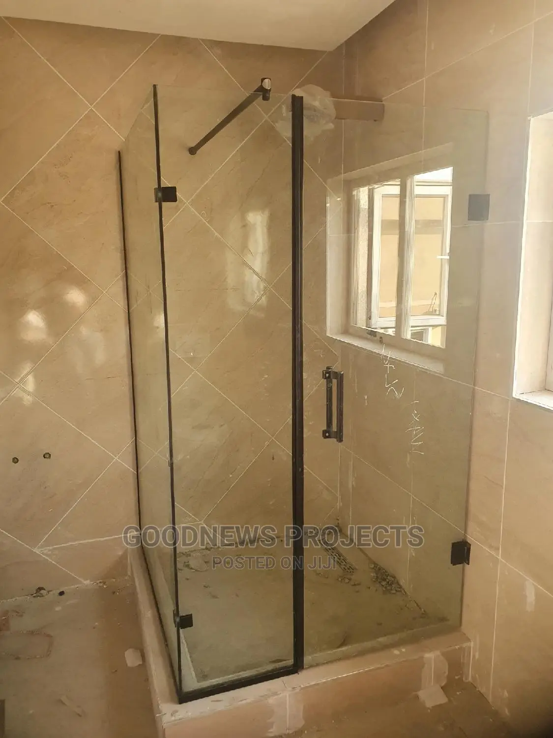 Toilet Frameless Glass Cubicle