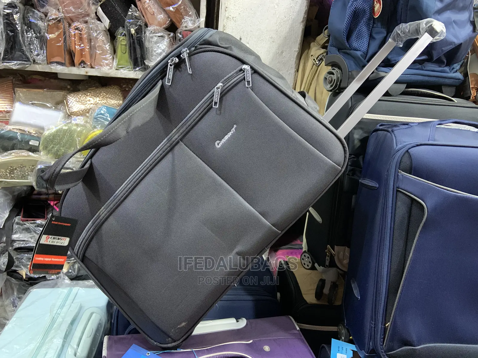 Big Size Quality Imported Traveling Luggage With Trolley