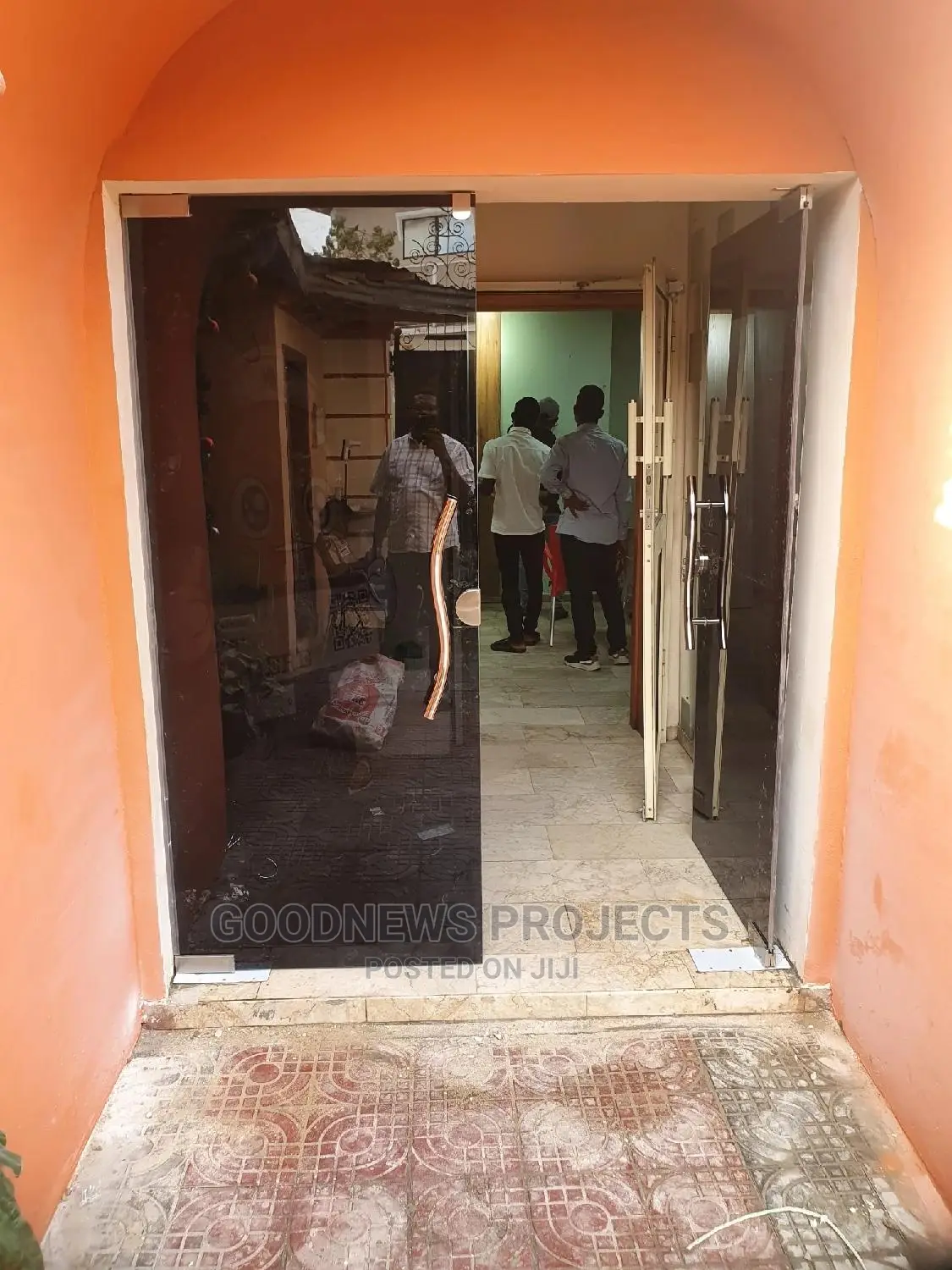 Frameless Entrance Gray Glass Door