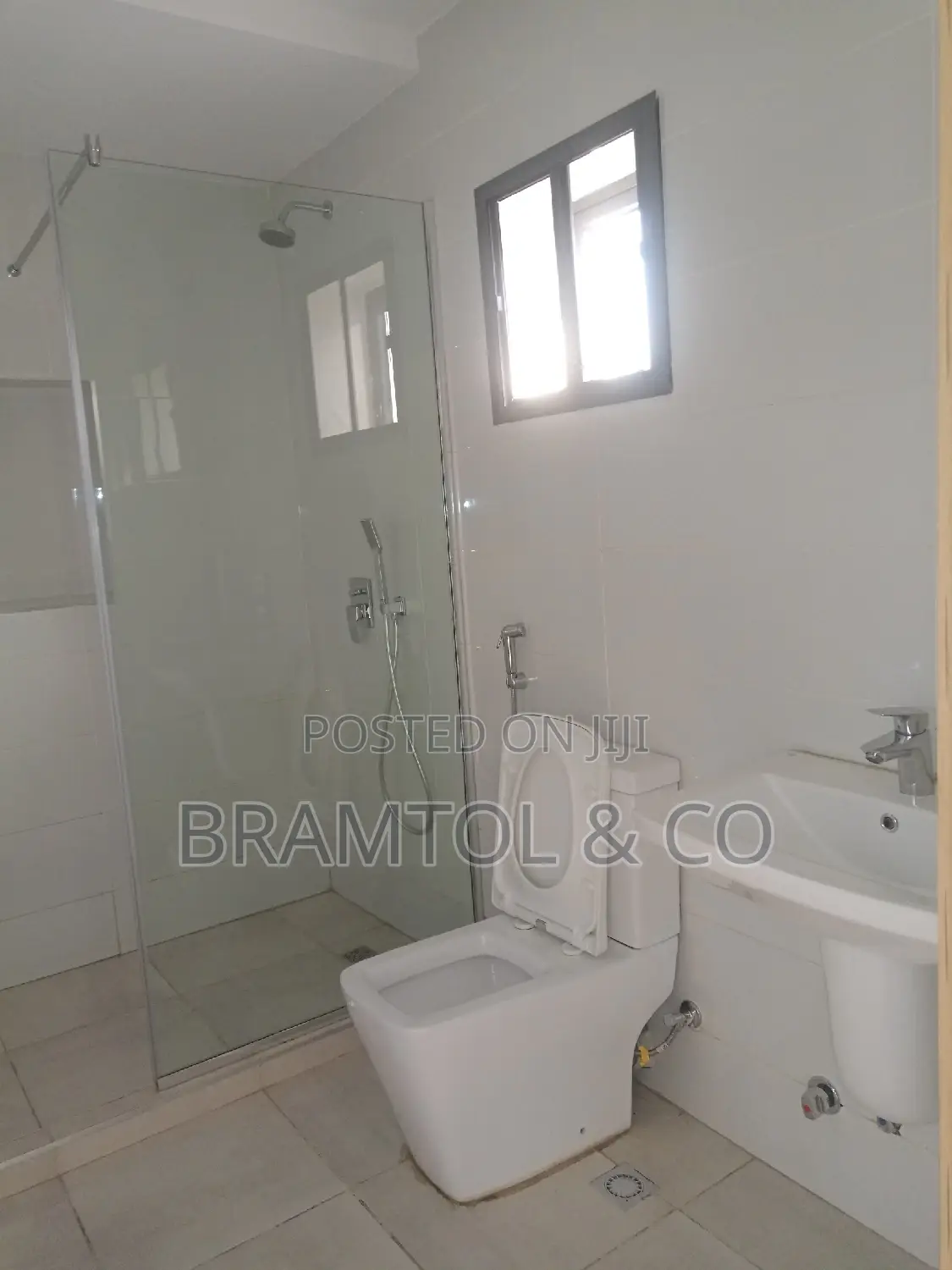 3bdrm Block of Flats in Wuye for rent